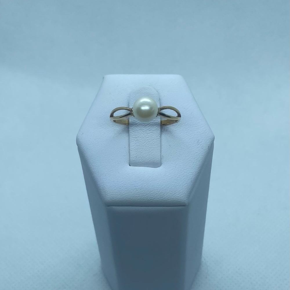 10k Pearl ring